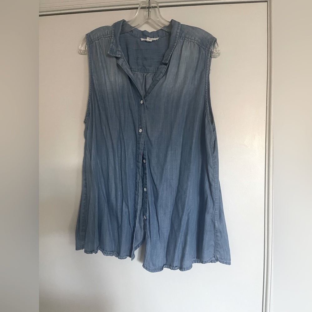 EUC sleeveless chambray button down top by beach lunch lounge, Sz XL